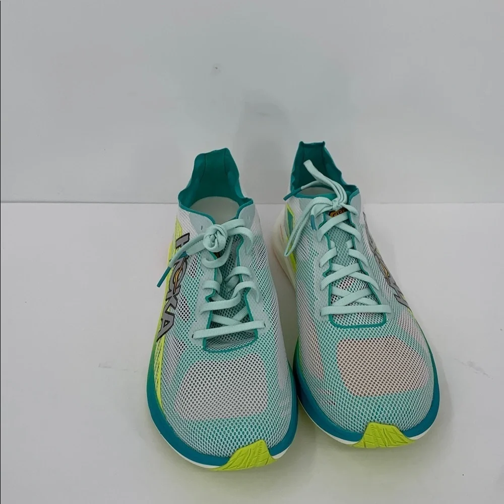 Hoka one cielo